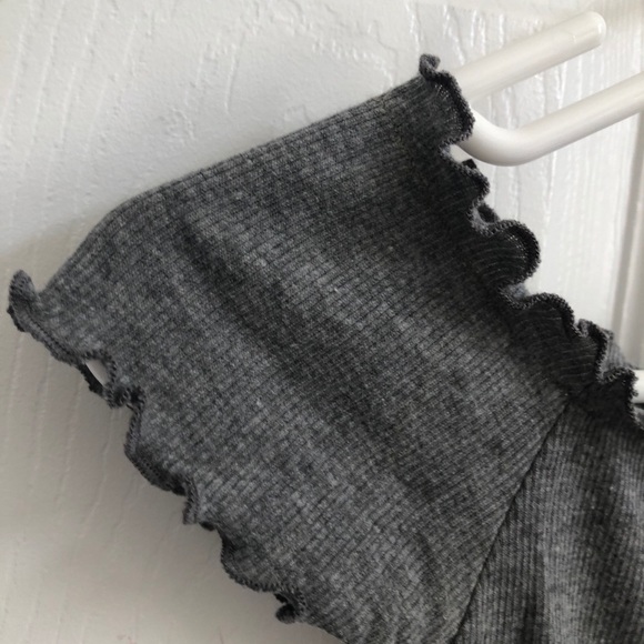 Off the shoulder lettuce hem shirt - Picture 3 of 4